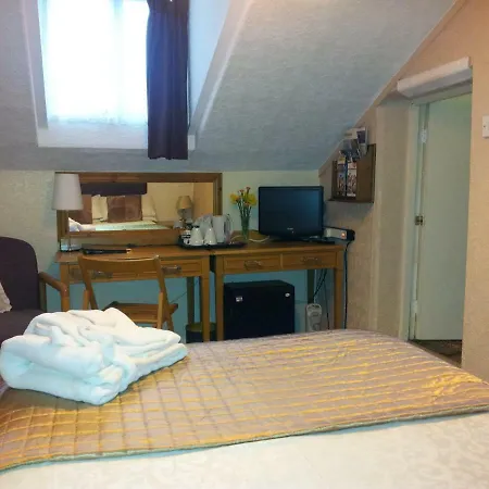 St Paul's Guest house 3*