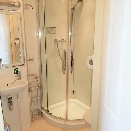 St Paul's Guest house 3*