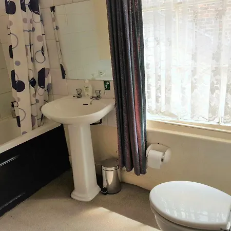 St Paul's Guest house 3*